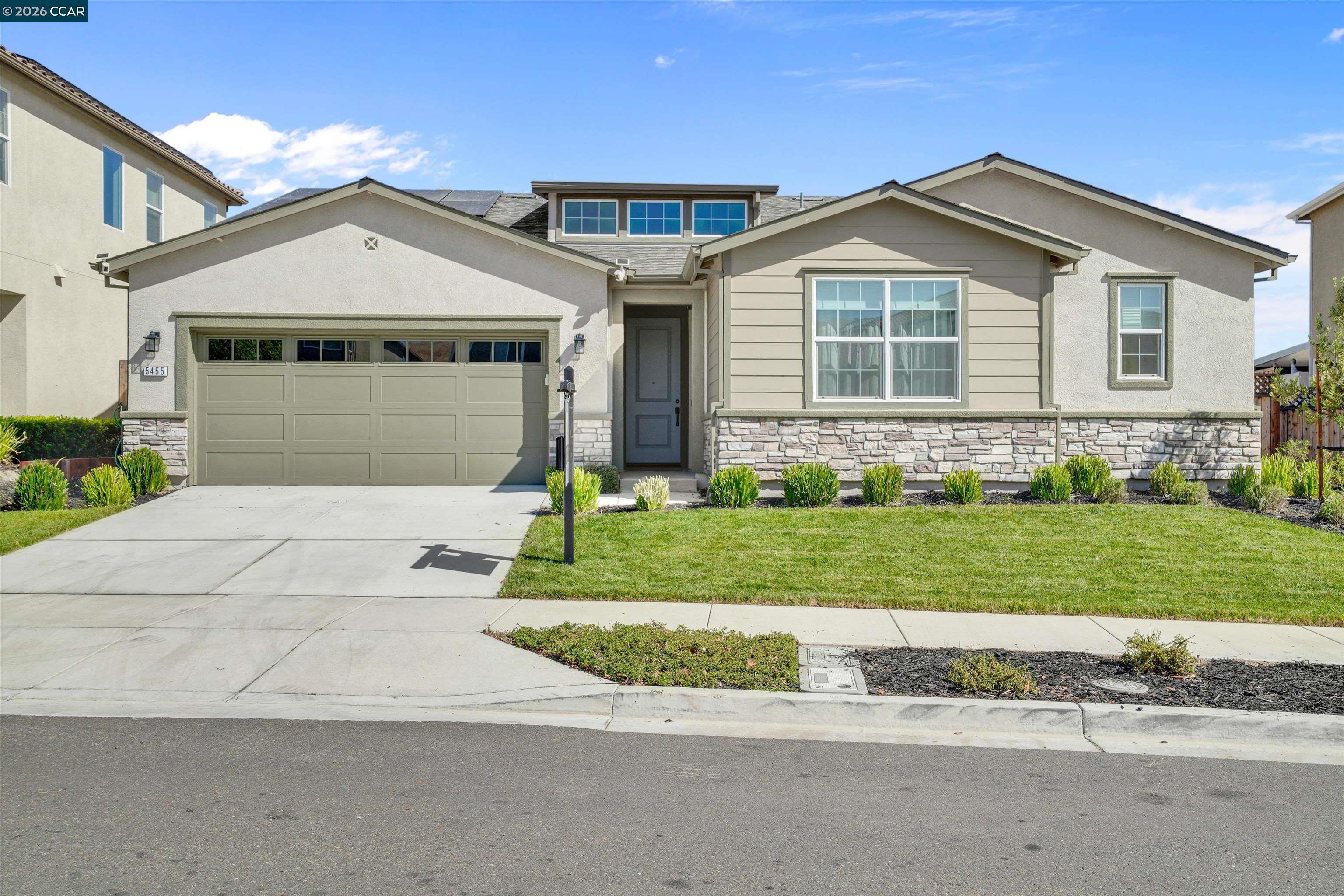 5455 Gray Pine Way — photo