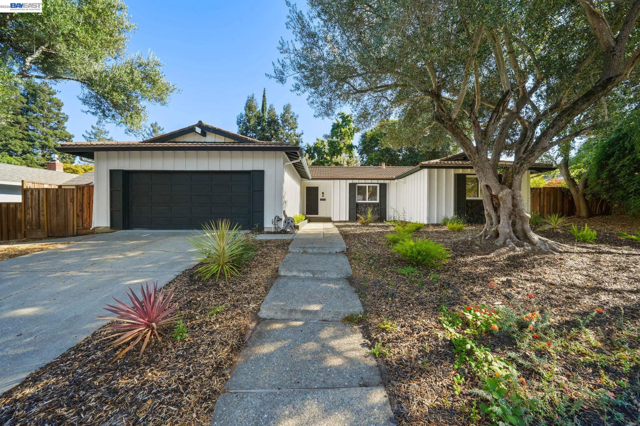 2785 Canyon Creek Dr — photo