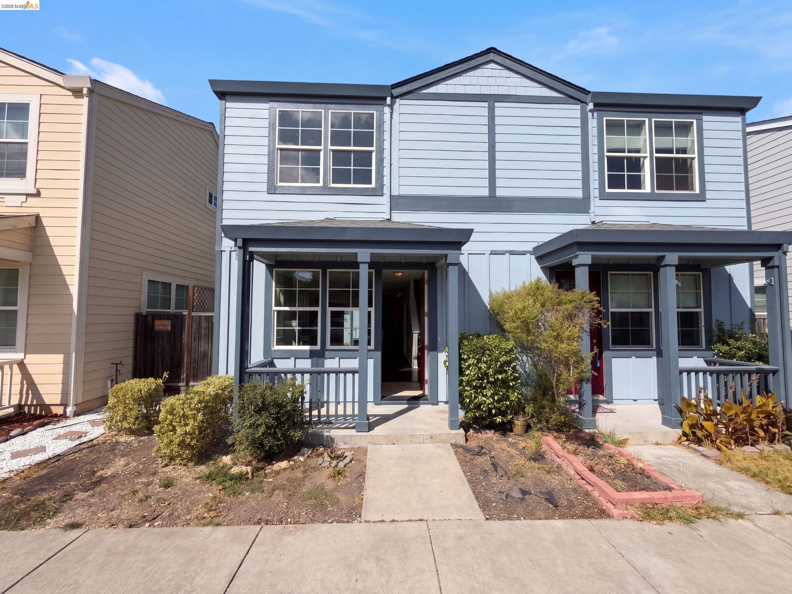 2560 N Village Dr — photo