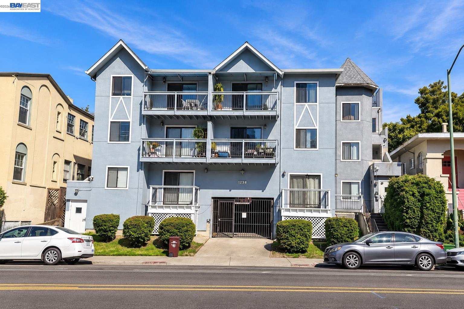 2401 Park Blvd #10 — photo