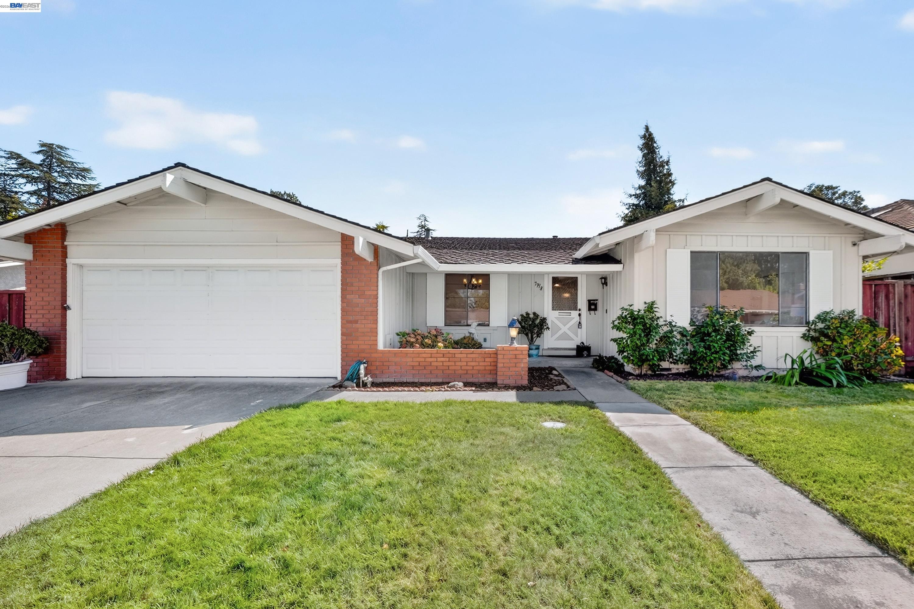 7918 Hillsboro Ct — photo