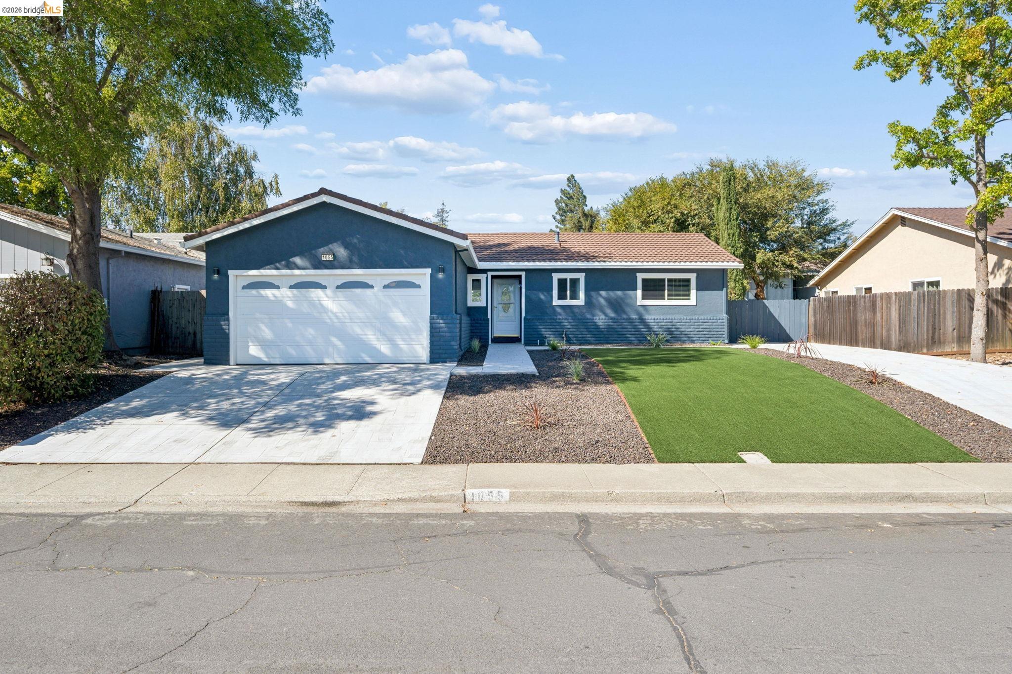 1055 Fox Meadow Way — photo