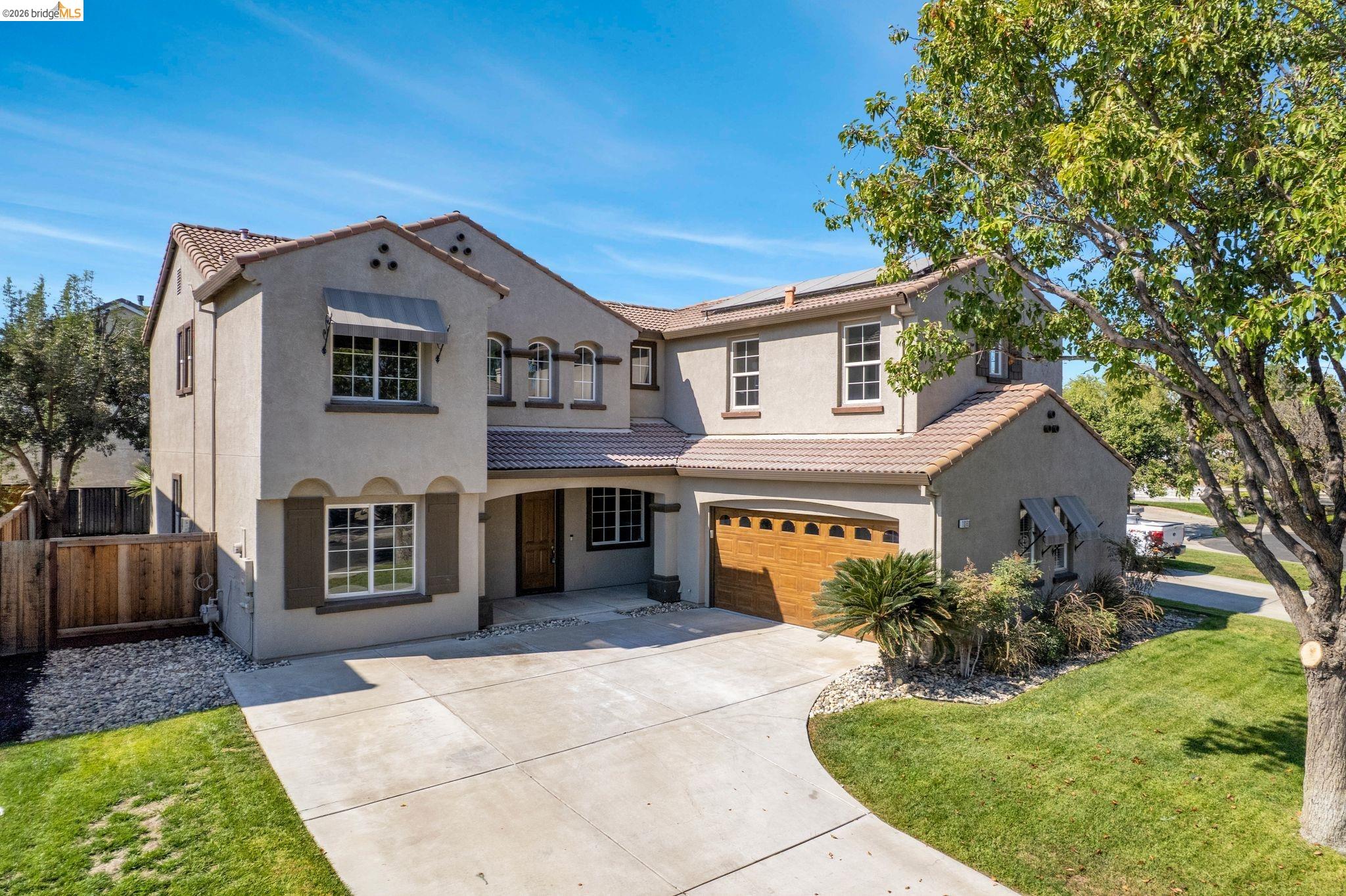 1060 Berkshire Ct — photo