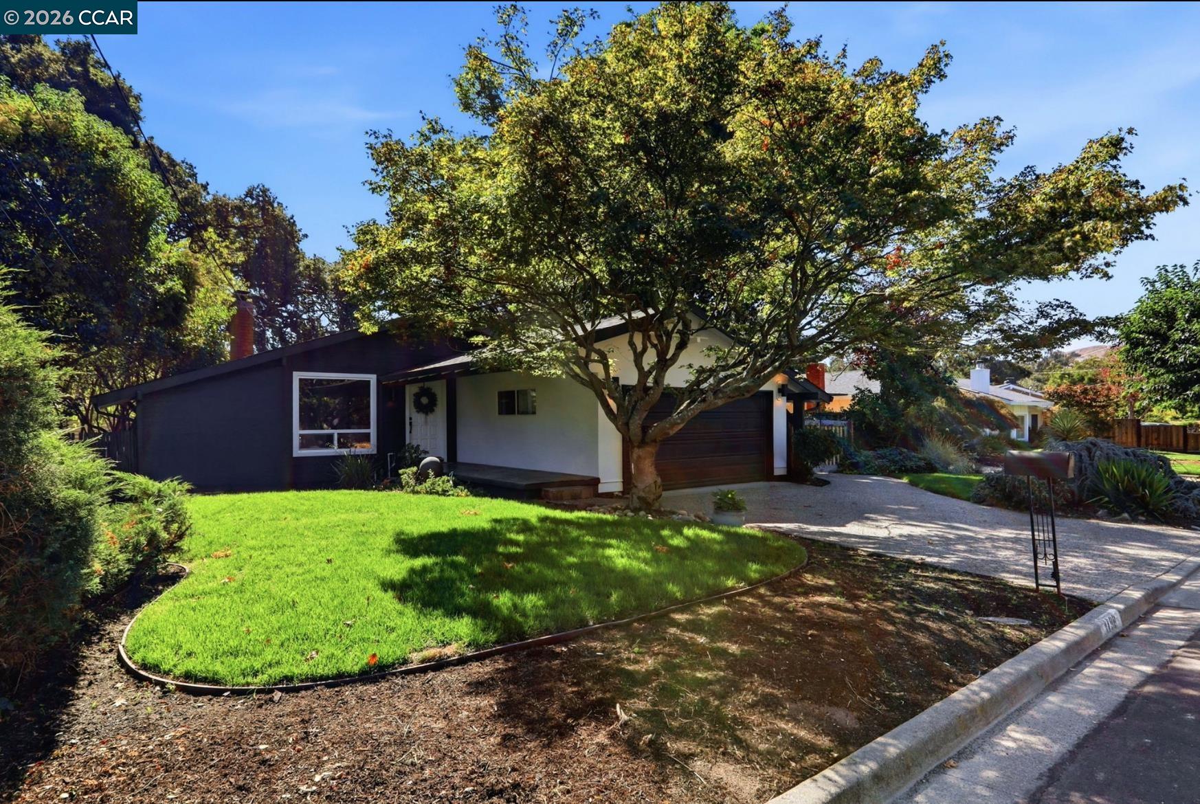 1198 Vacation Dr — photo