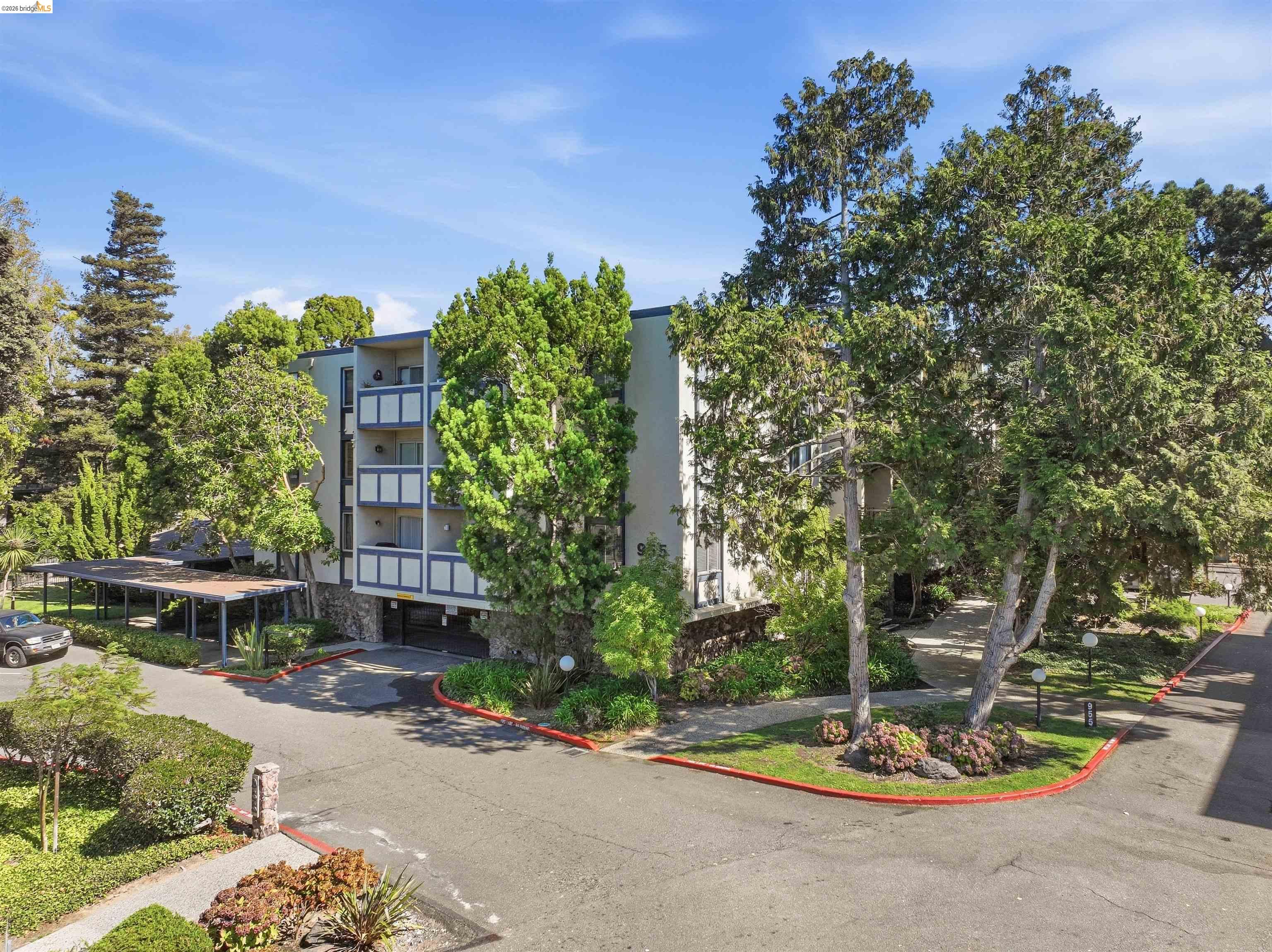 955 Shorepoint #209 — photo