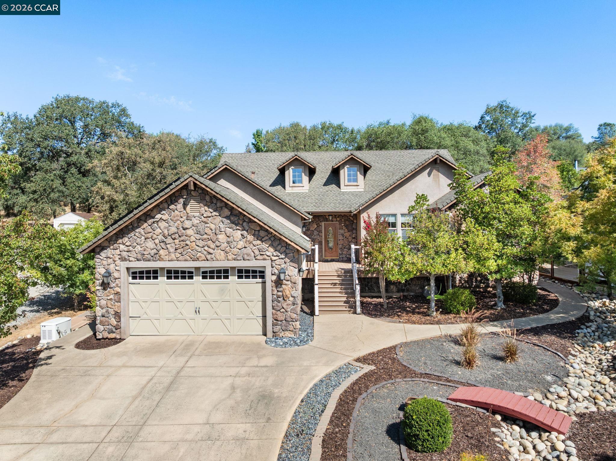 218 Smith Flat Rd — photo