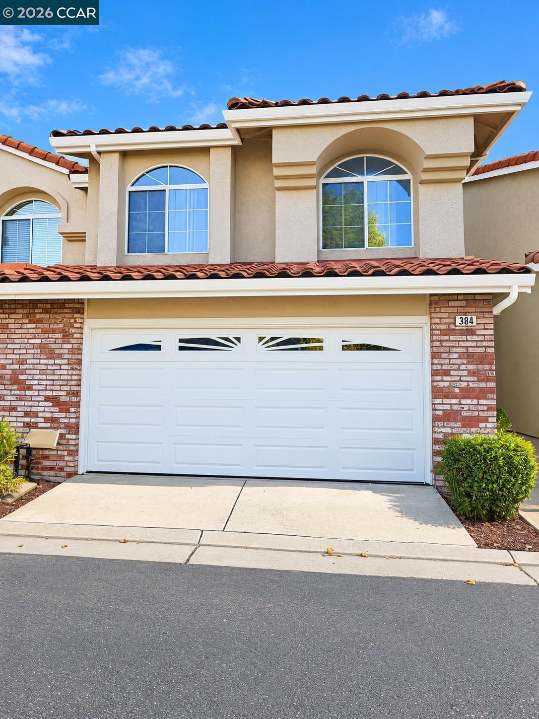 384 Bellflower Ct — photo