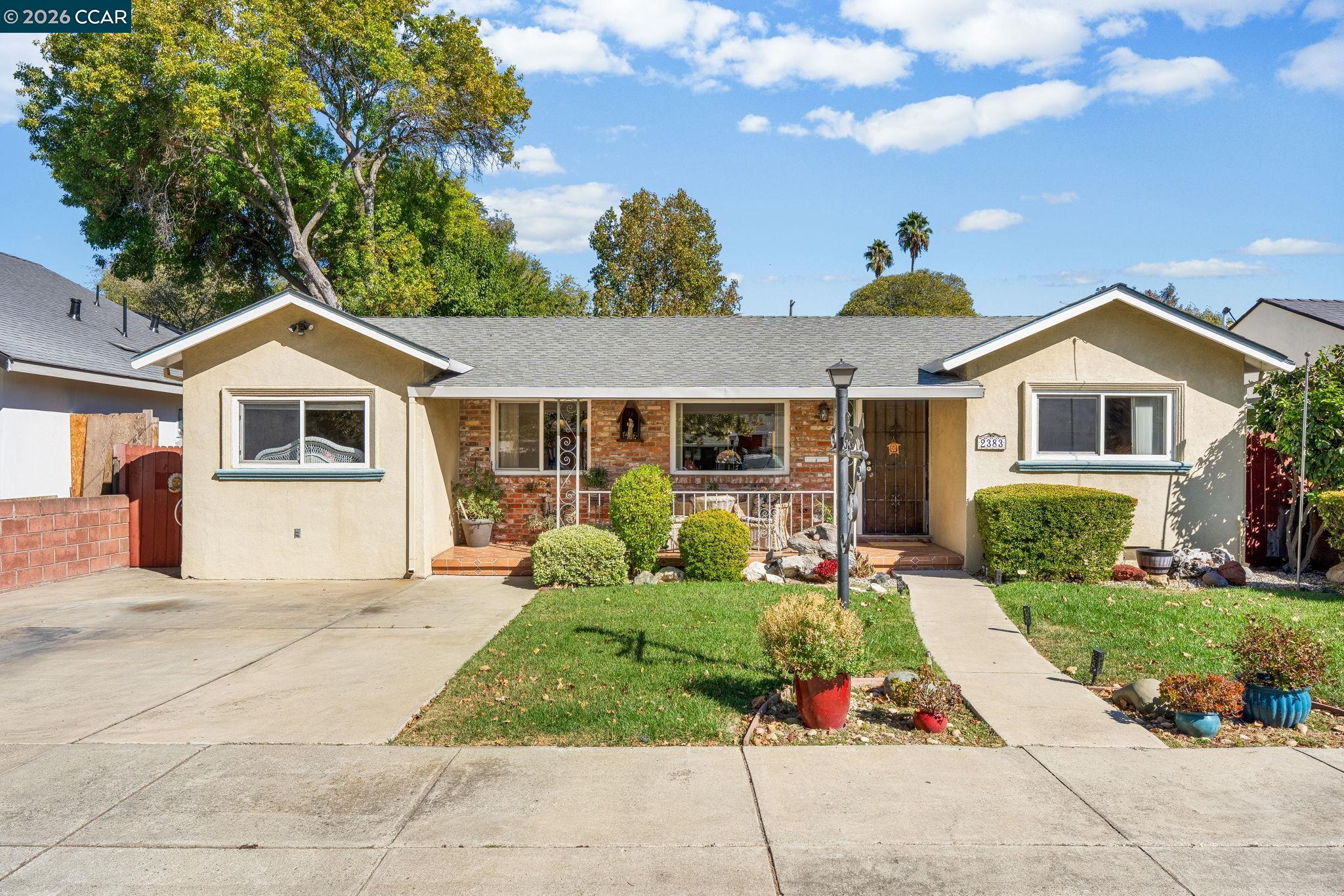 2383 Mountain View Dr — photo