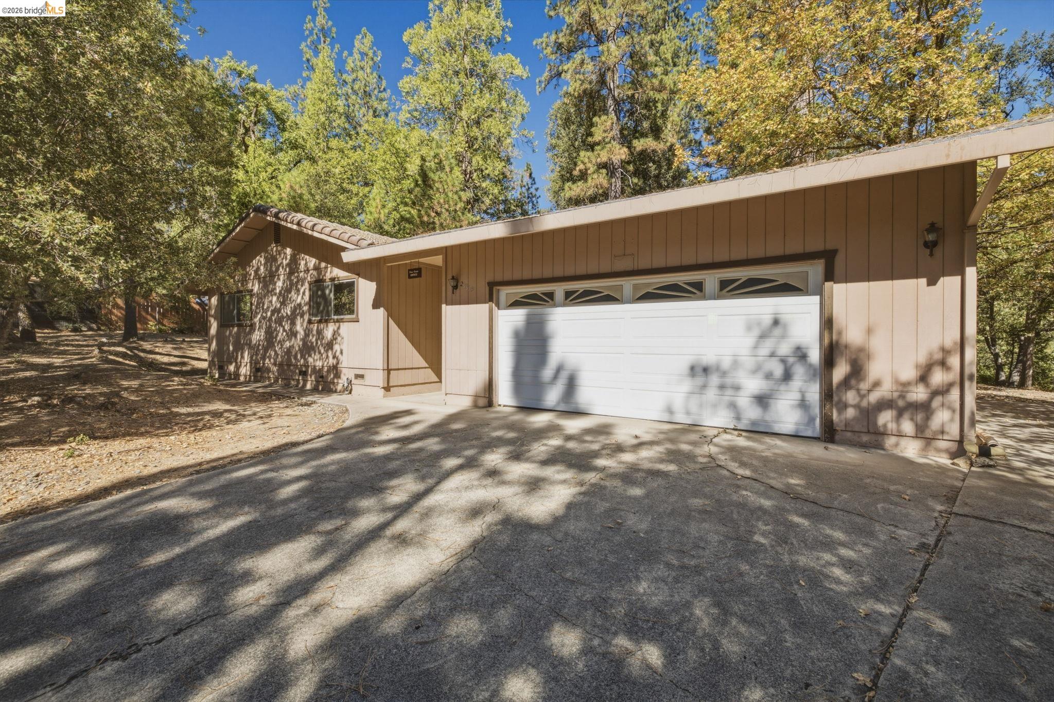 21919 Fallview Dr — photo