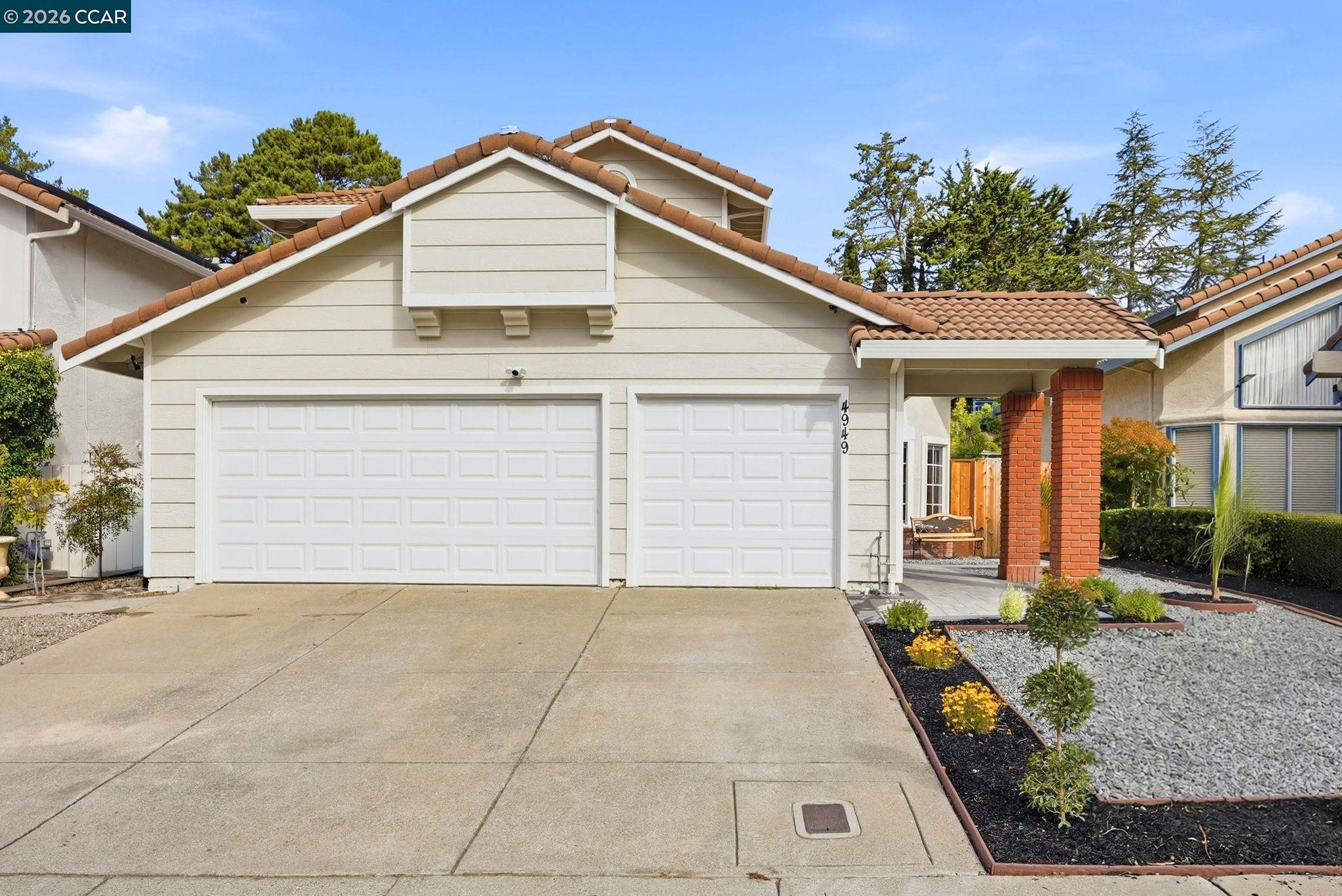 4949 Wagon Wheel Way — photo