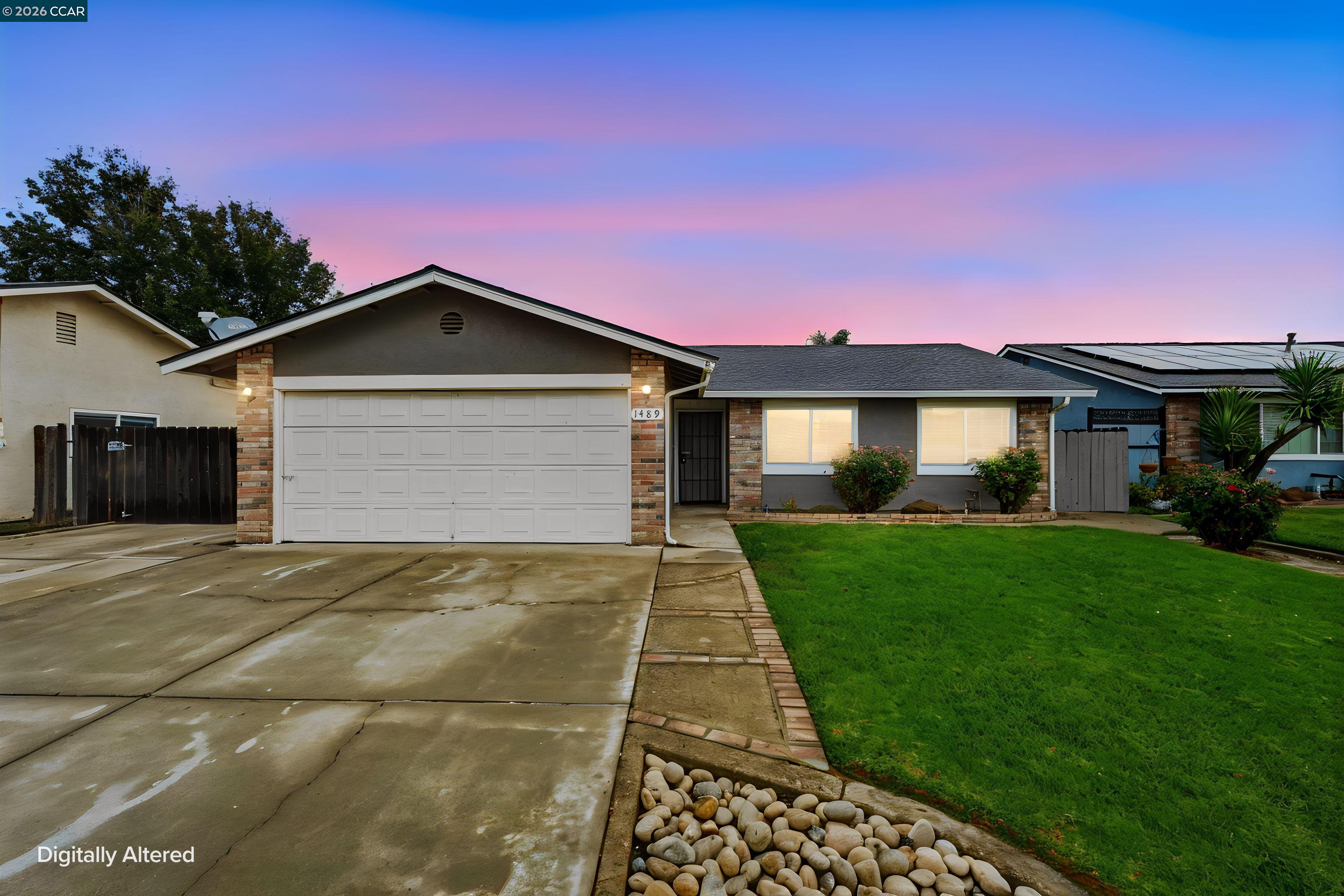 1489 De Boer Dr — photo
