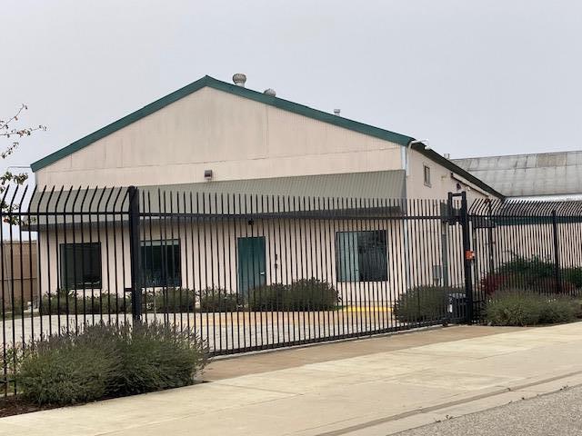101 Airport Road — photo