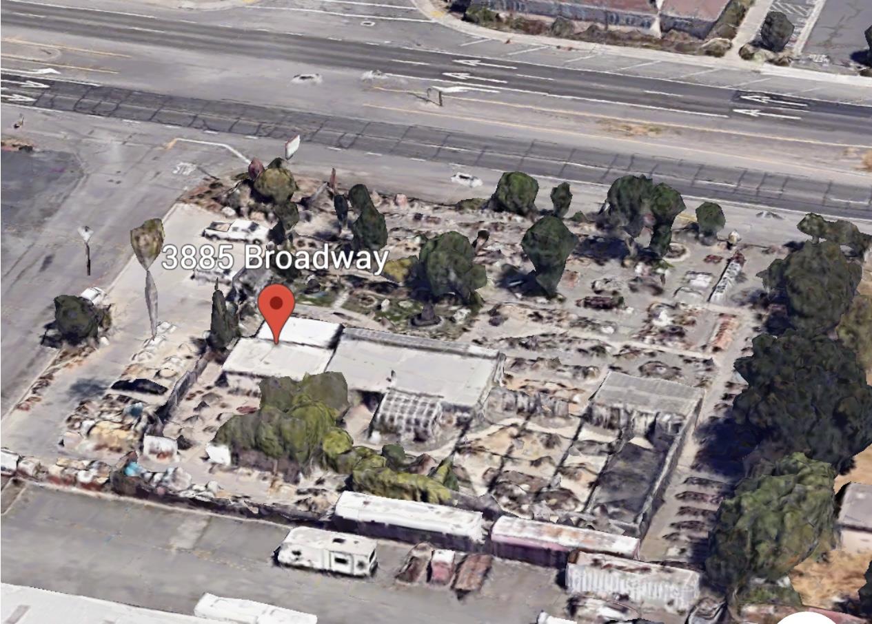3885 Broadway Street — photo