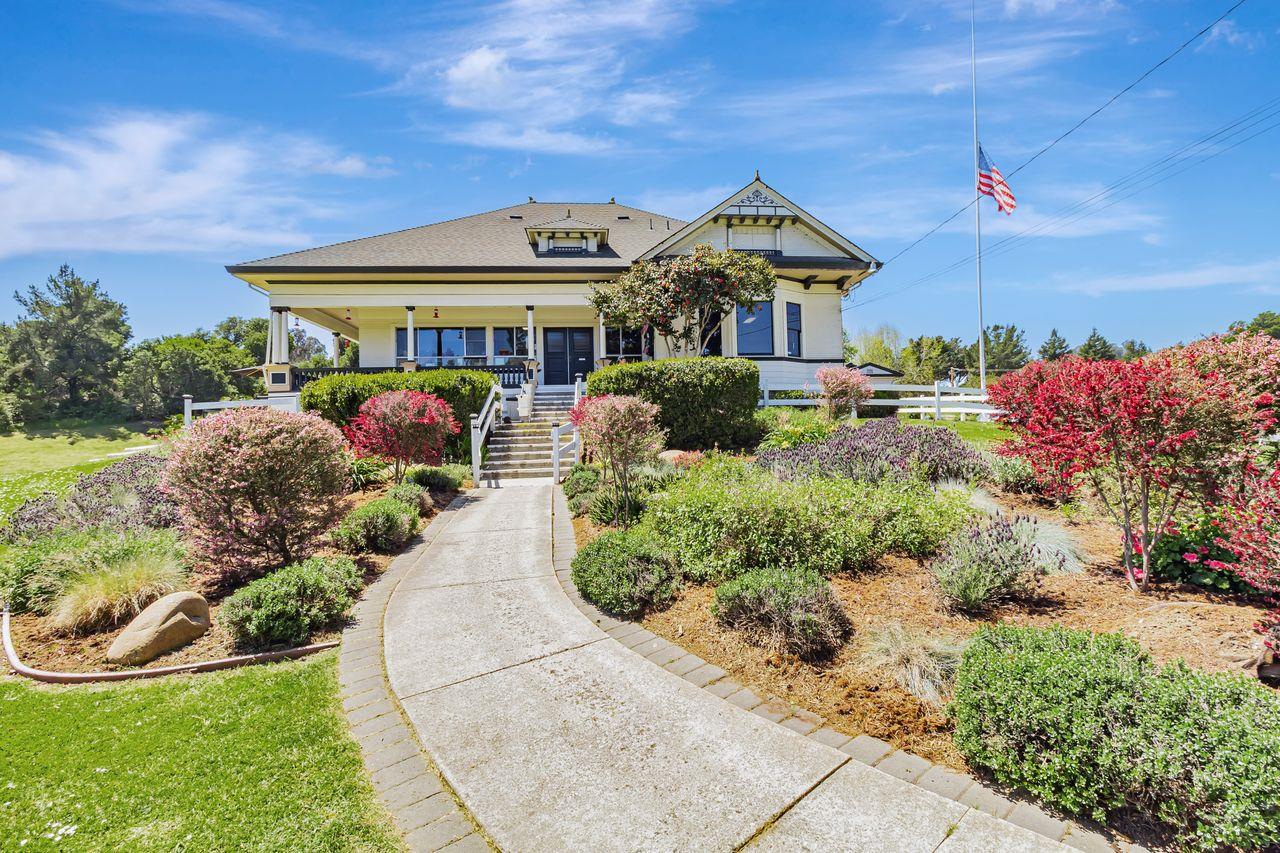 501 Spring Hills Drive — photo