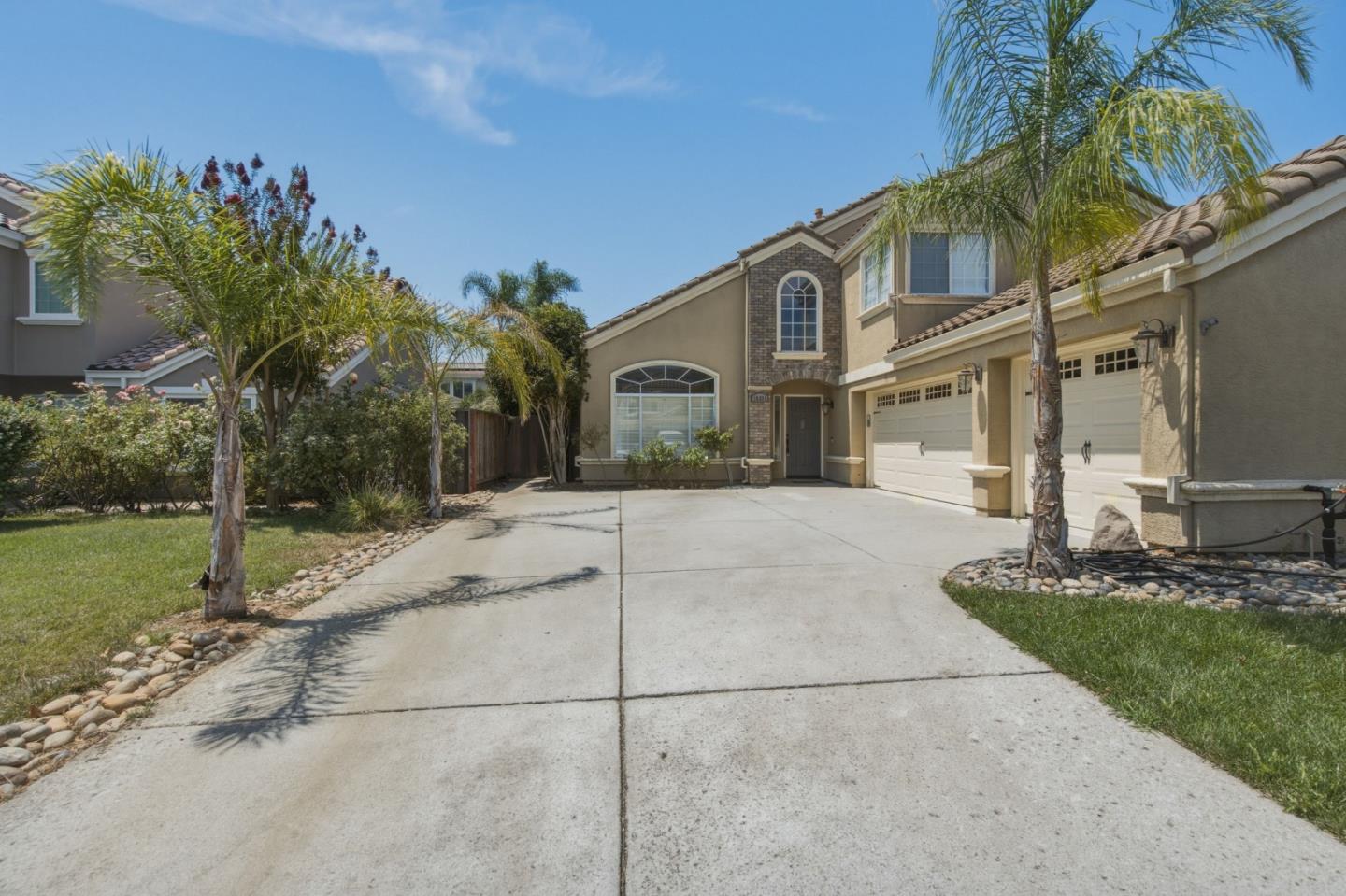 16935 Pine Way — photo