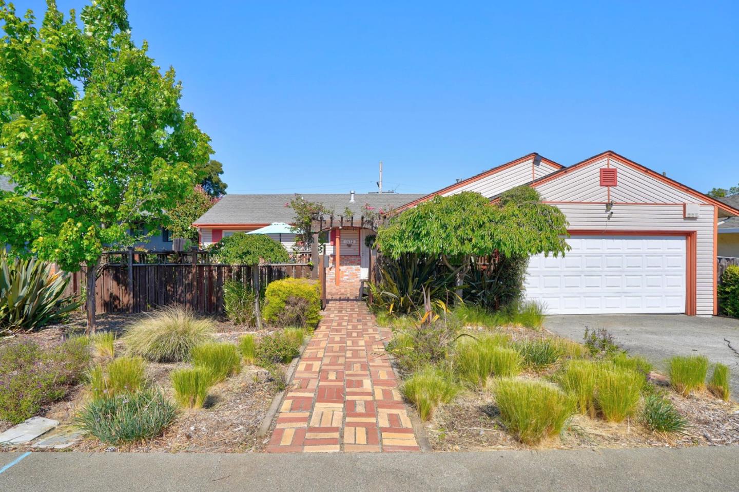 1412 Lassen Street — photo