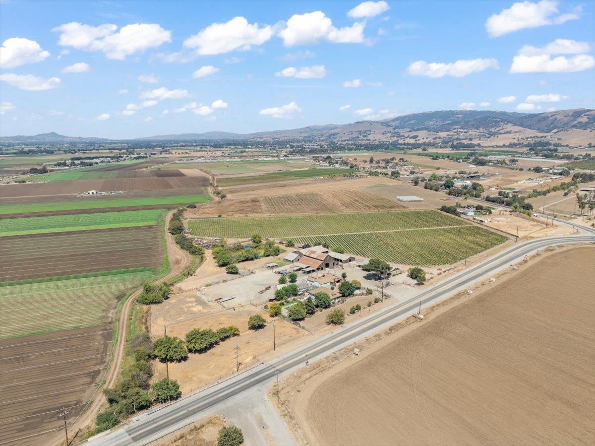 2675 Pacheco Pass Highway — photo