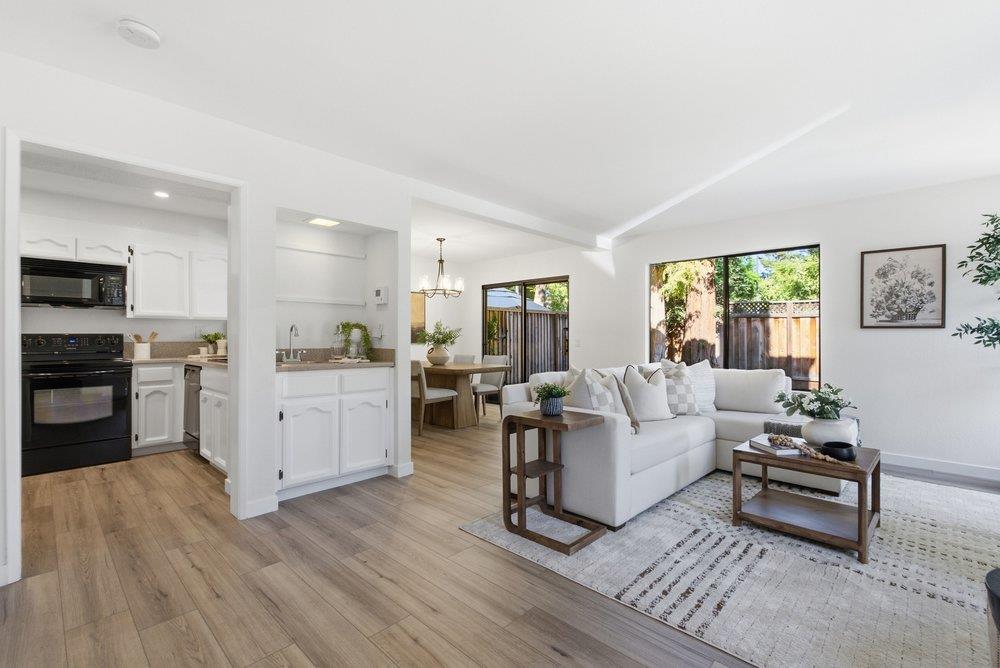 1137 Yvette Court — photo