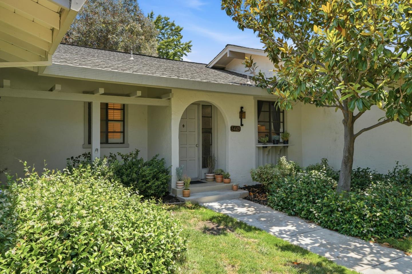 5449 Cribari Green — photo