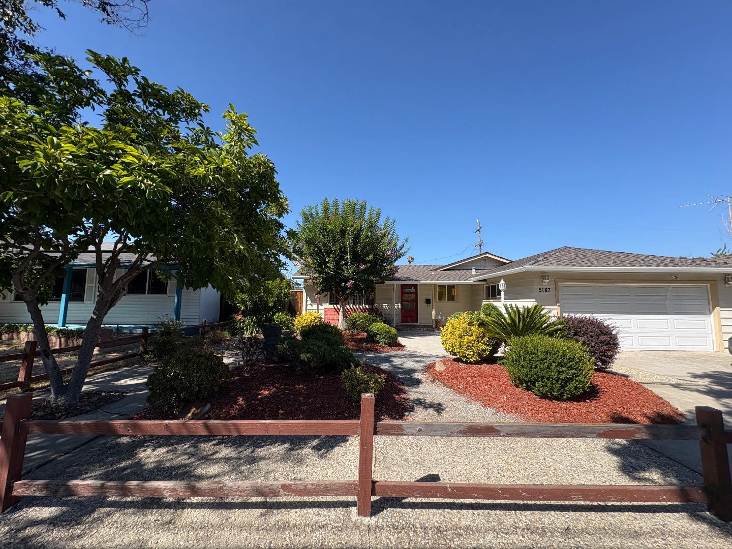 5187 Doyle Road — photo