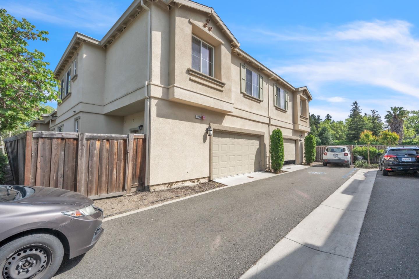2256 Dorset Lane — photo