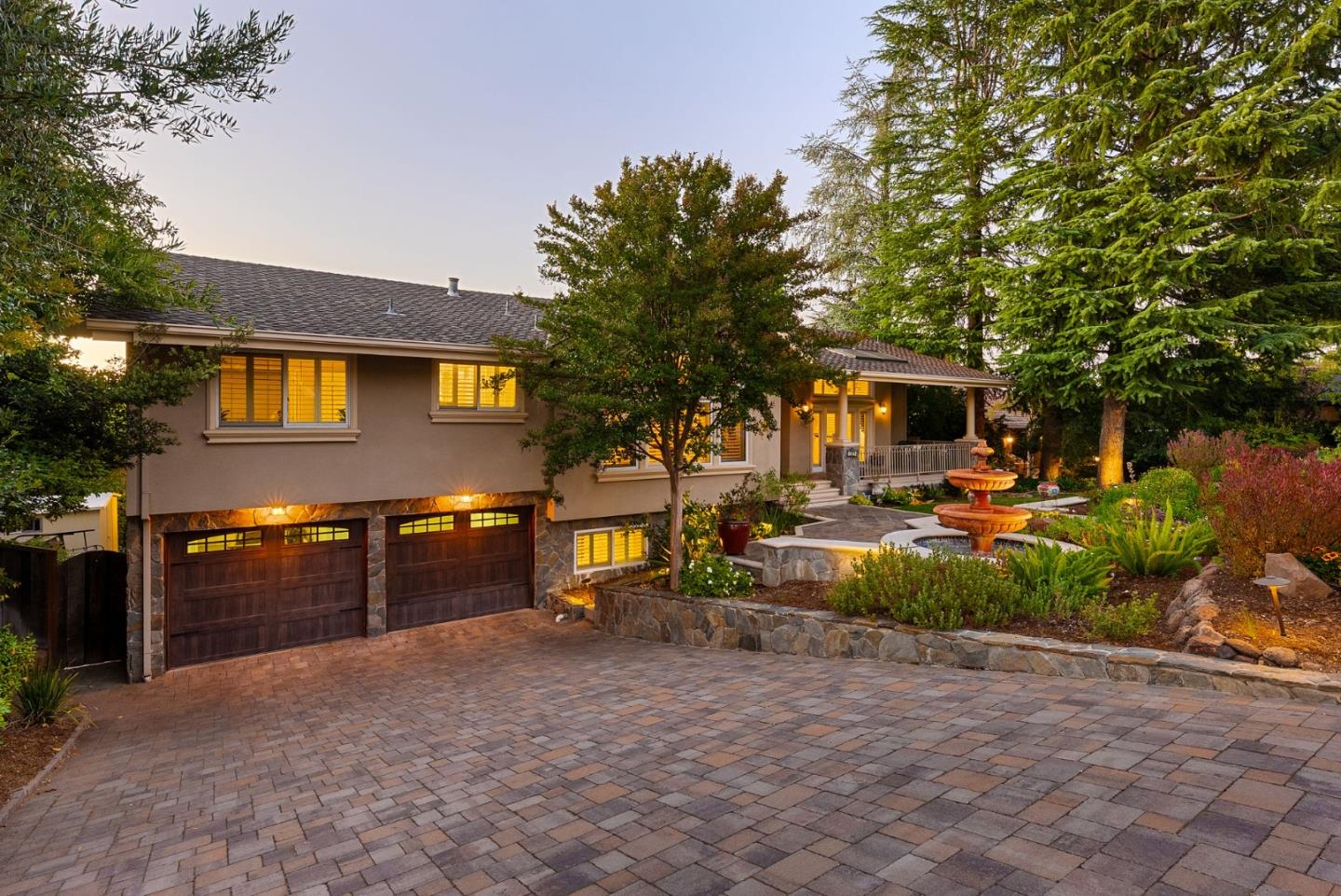 1394 Hillcrest Drive — photo