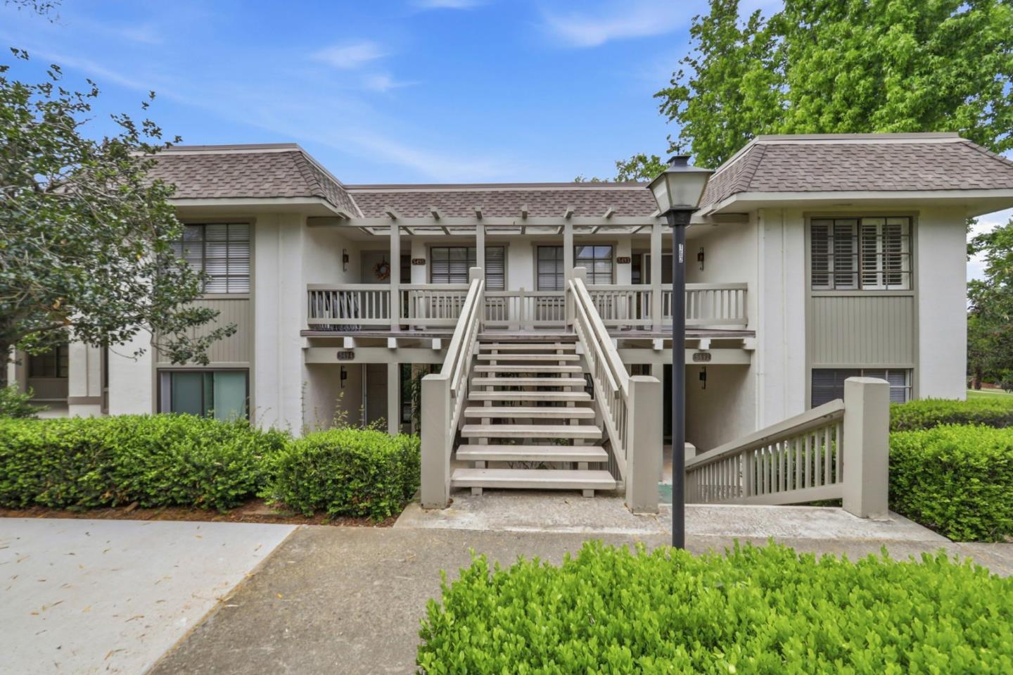 5492 Cribari Bend — photo
