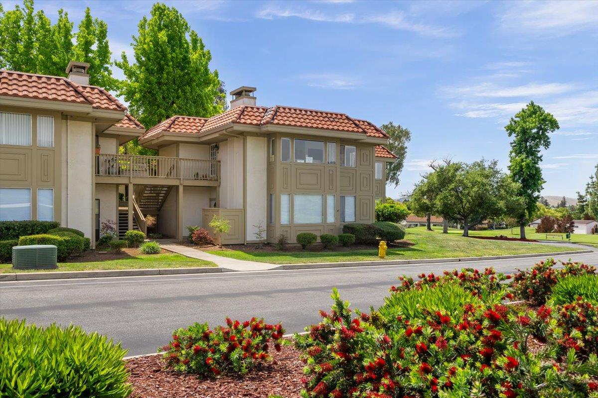 8014 Pinot Noir Court — photo