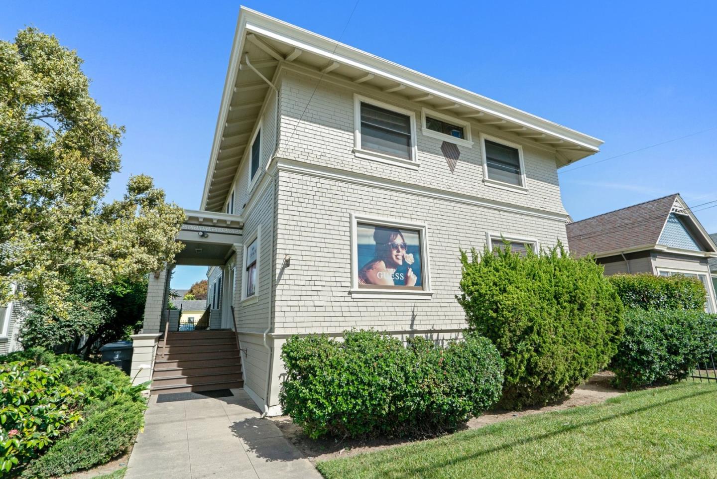 217 E Lake Avenue — photo