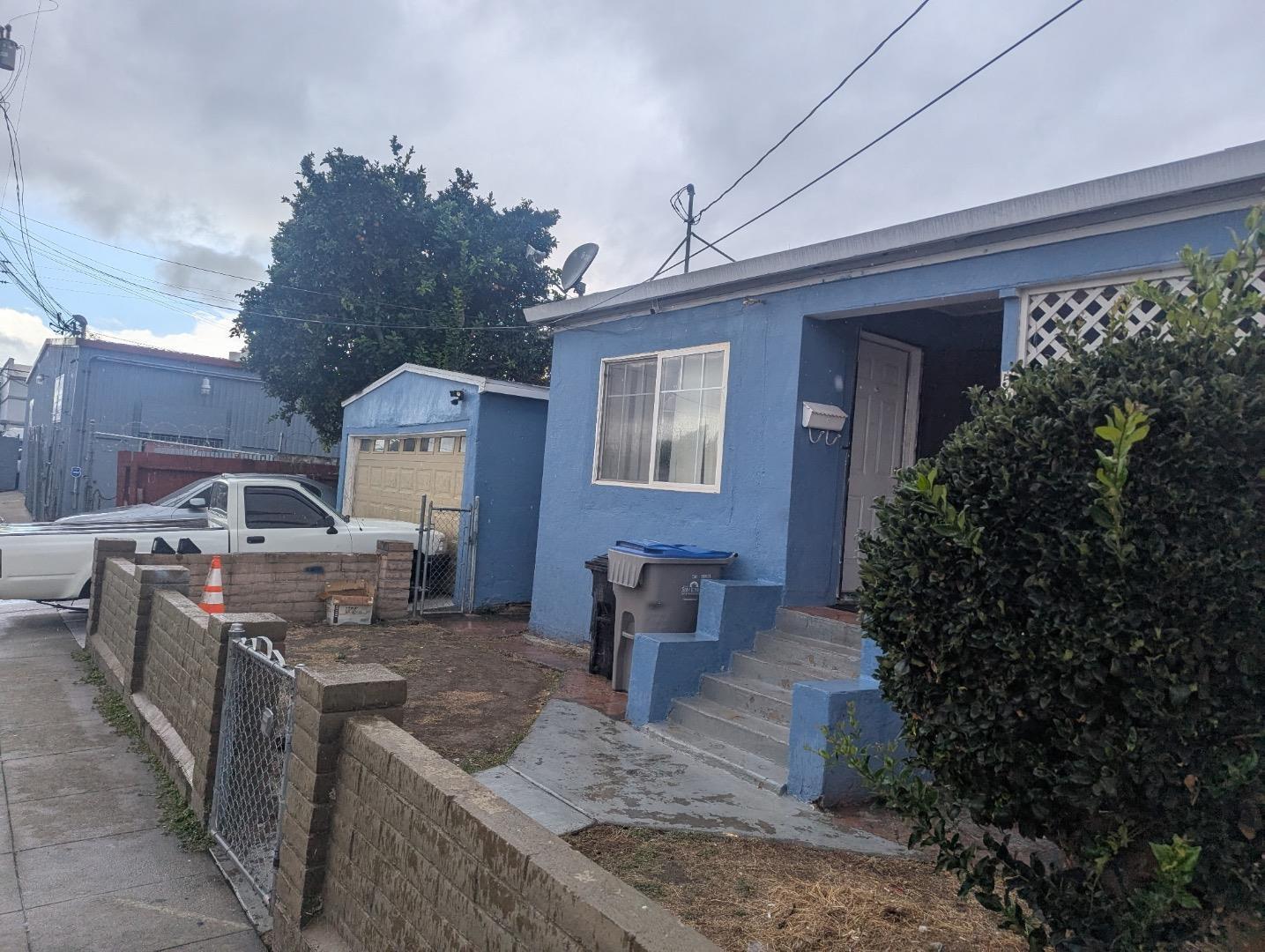 521 Santa Ana Avenue — photo