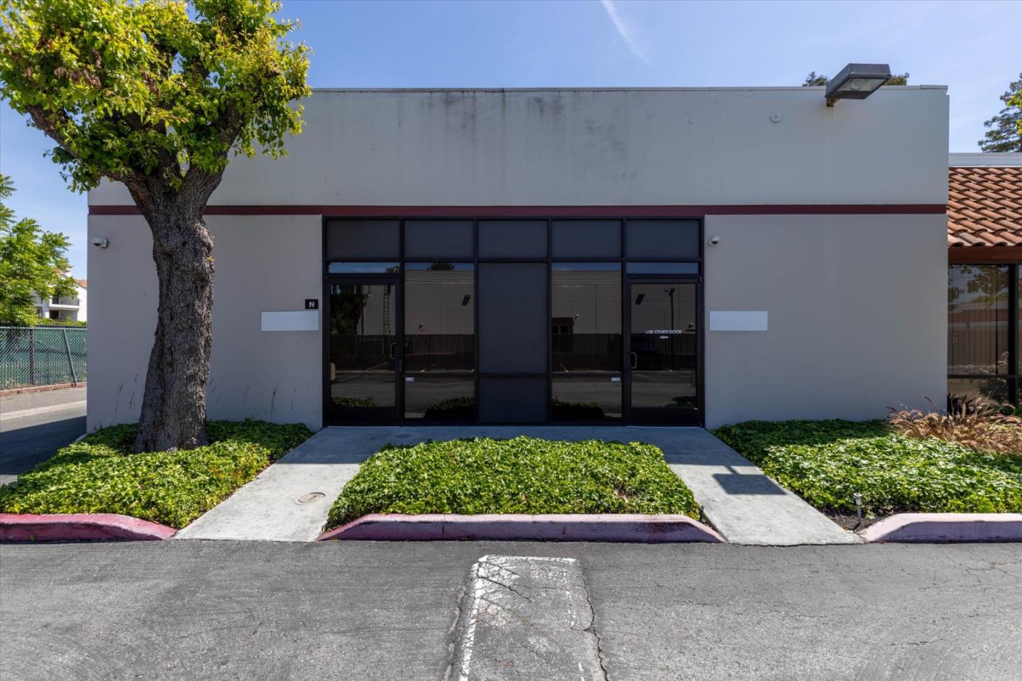 233 E Weddell Drive — photo