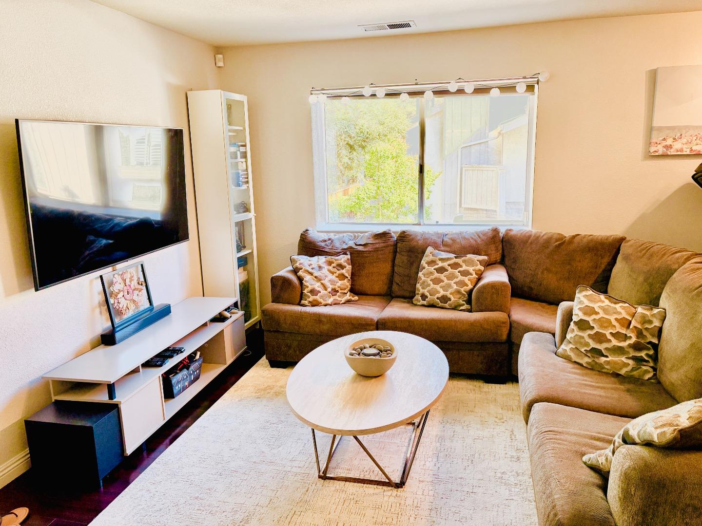 614 Devlin Court — photo