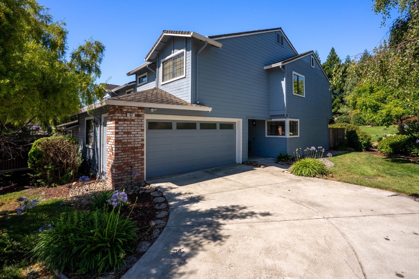 37 Winding Way — photo