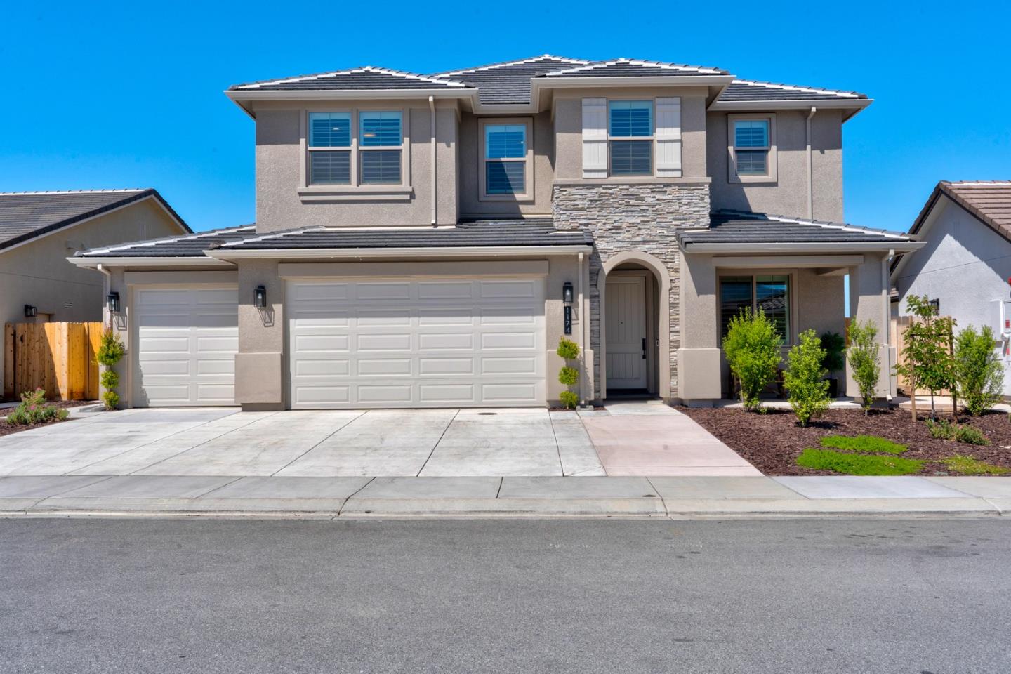 1174 Sunridge Drive — photo