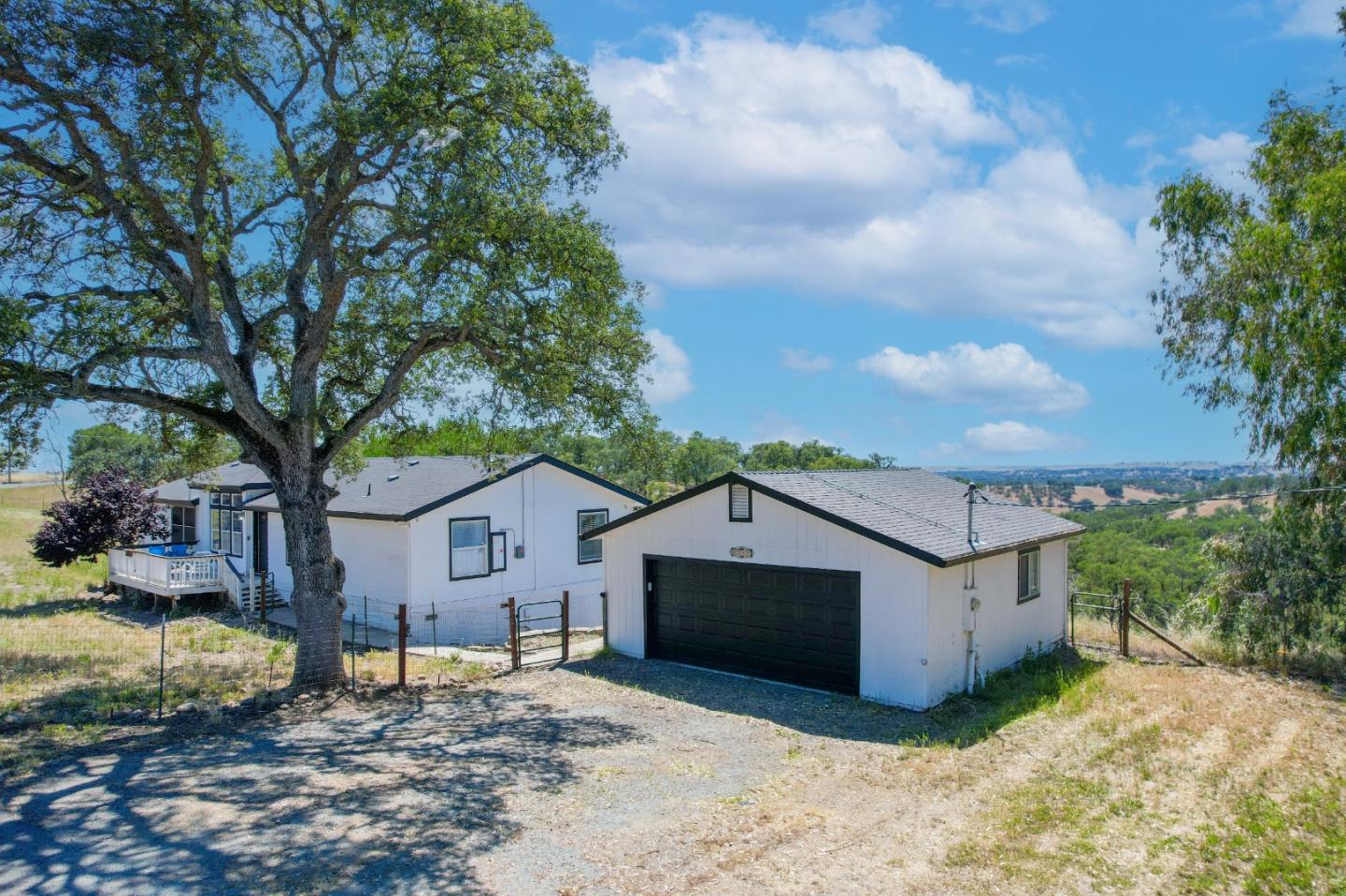 7242 Da Lee Road — photo