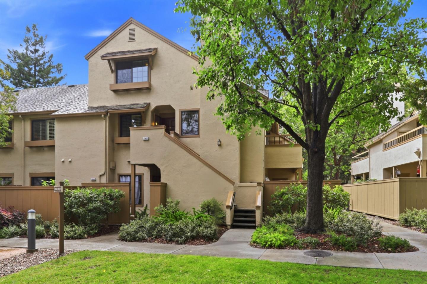 1941 Huxley Court — photo