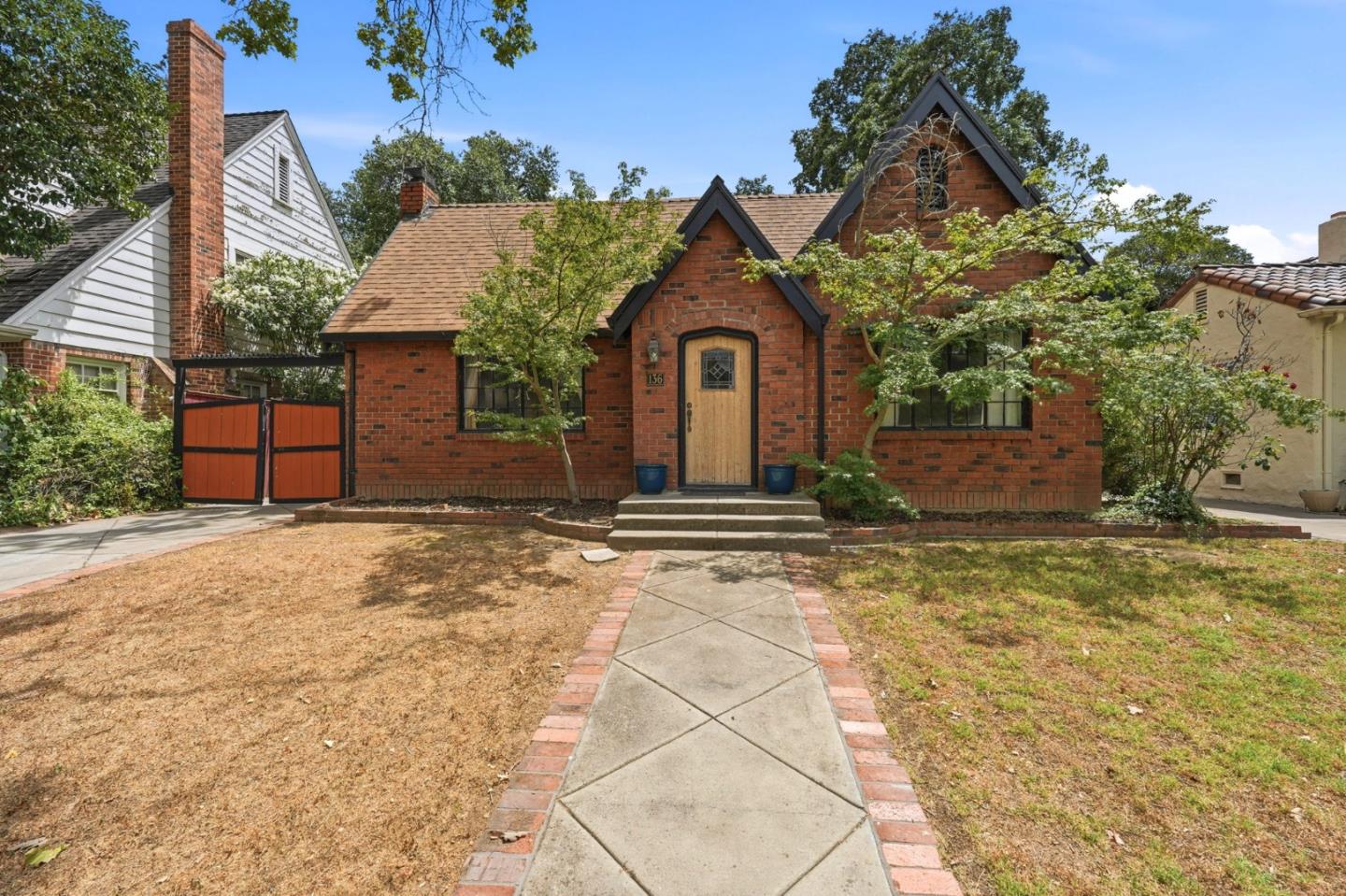 136 W Stadium Drive — photo