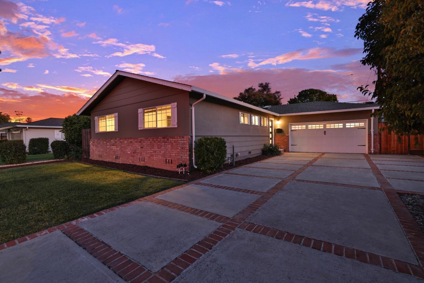 1060 Wallace Drive — photo