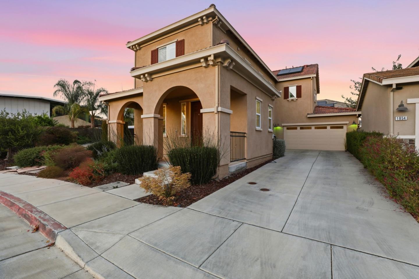 1860 Thyme Court — photo