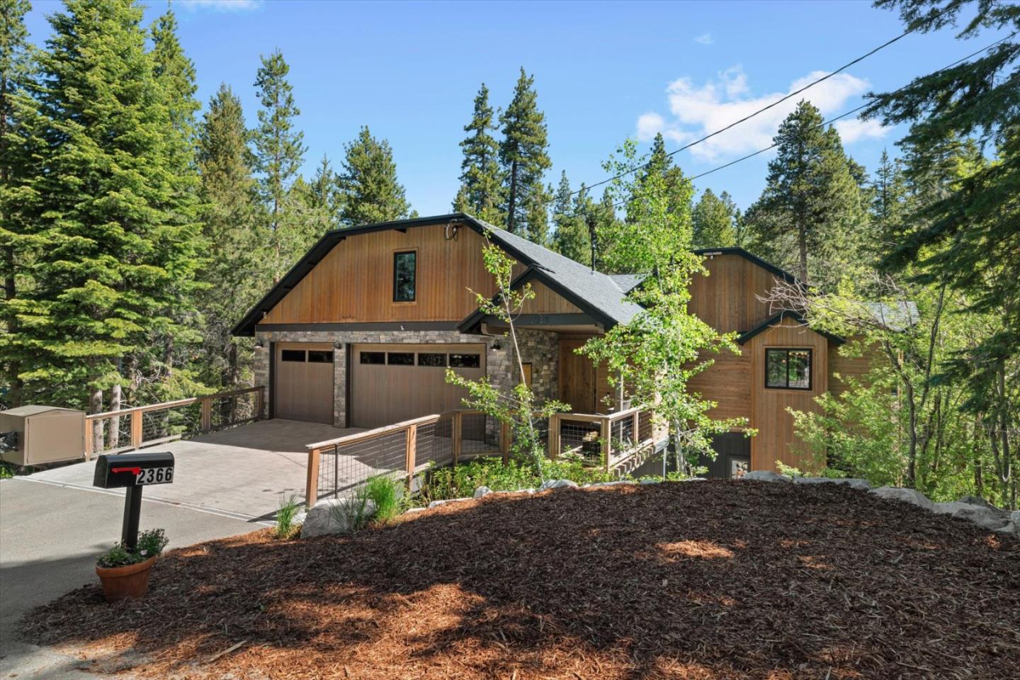 2366 Highlands Drive — photo