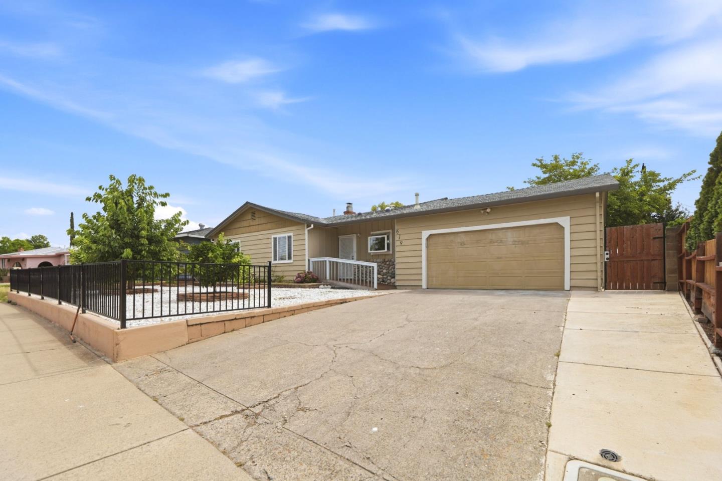 619 Wales Drive — photo