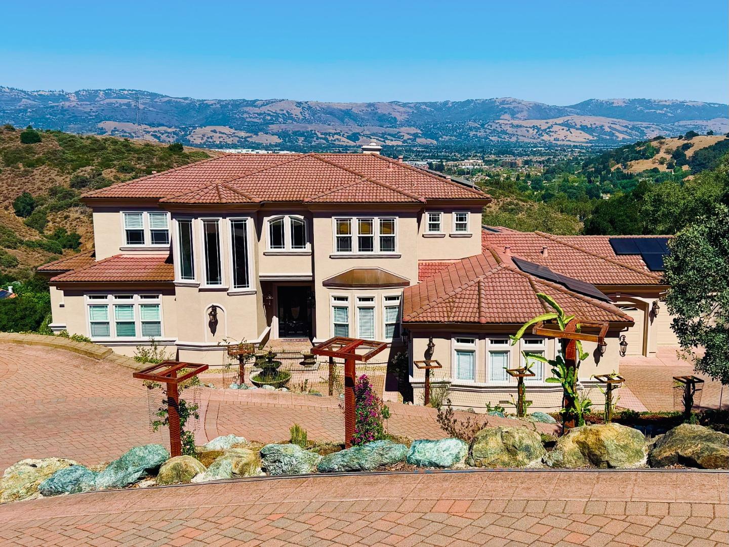 18600 Castle Ridge Drive — photo