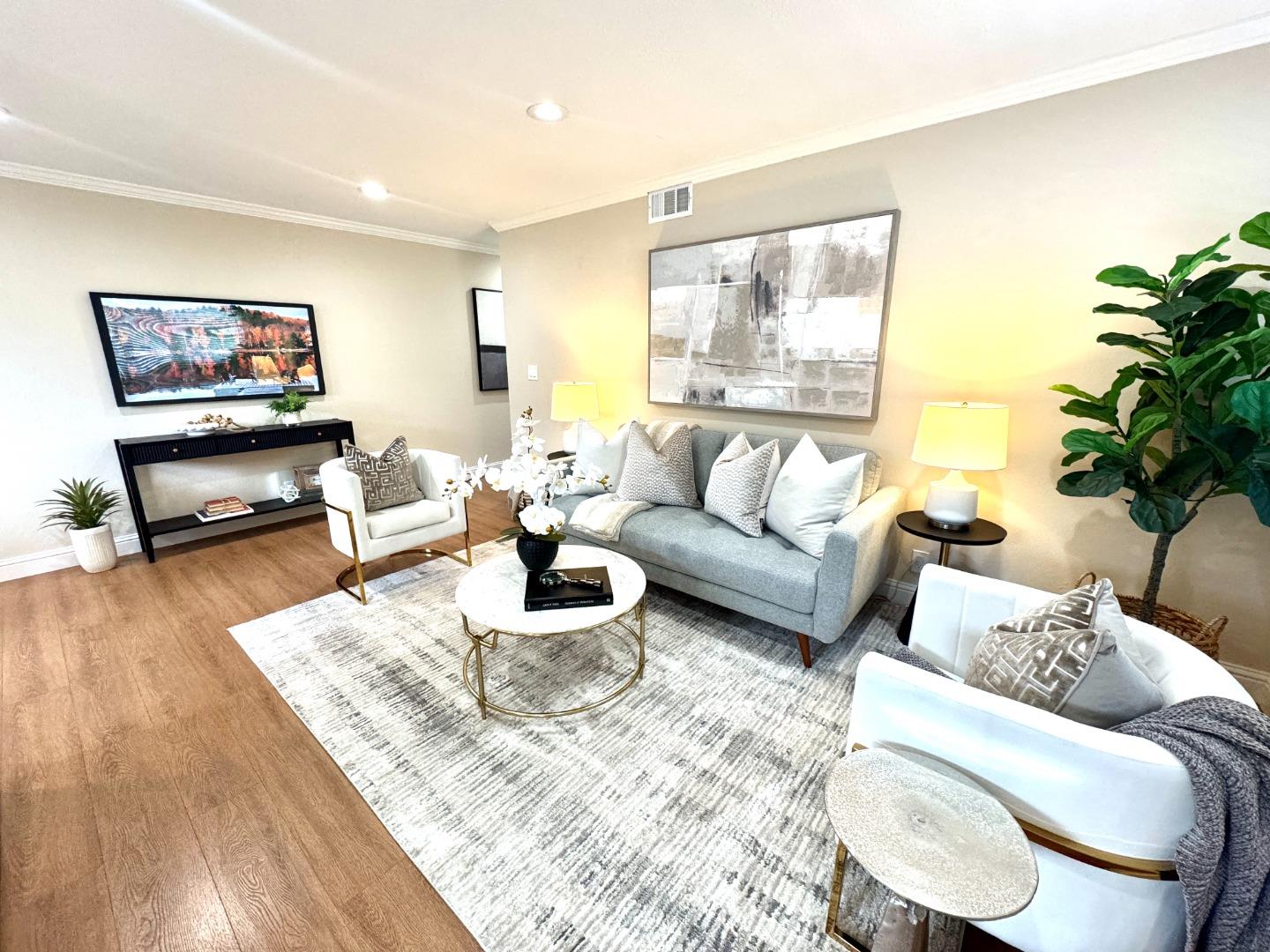 5703 Playa Del Rey — photo