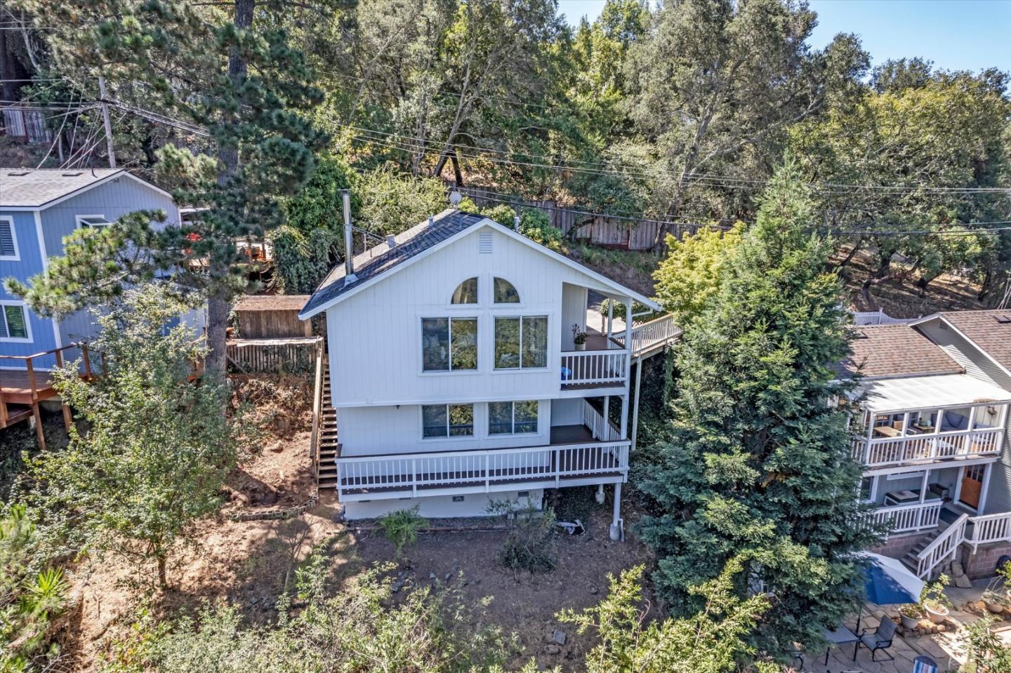 17415 Locust Drive — photo