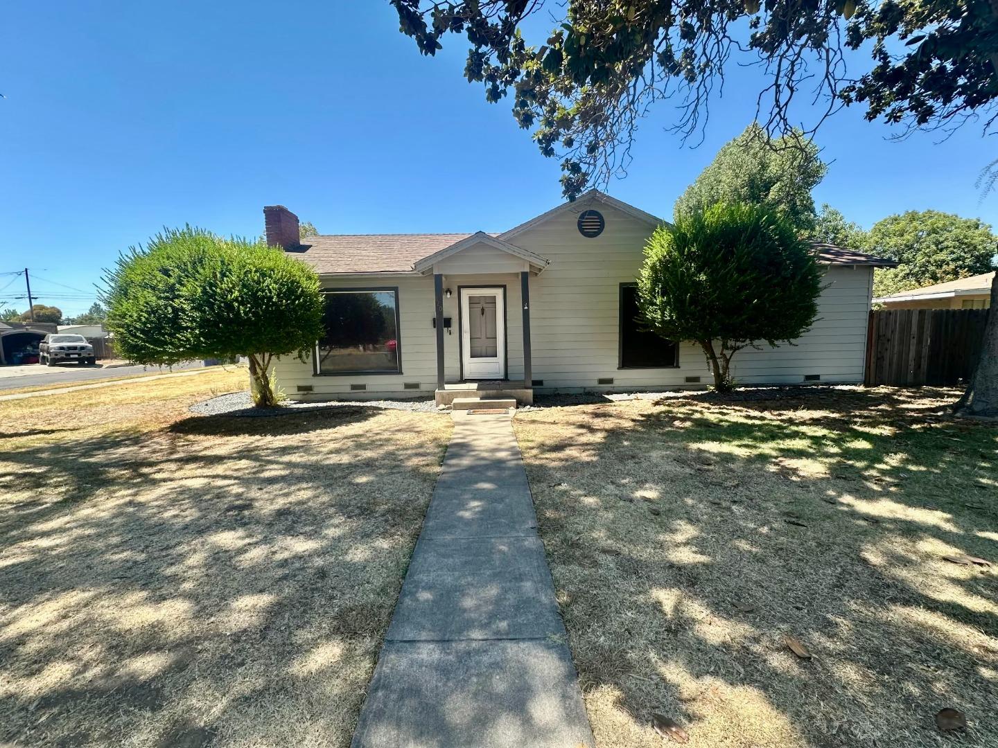 820 Monterey Avenue — photo