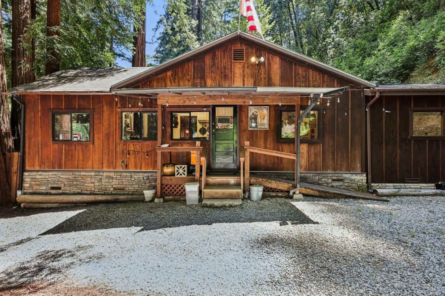 421 Hillside Dr. — photo