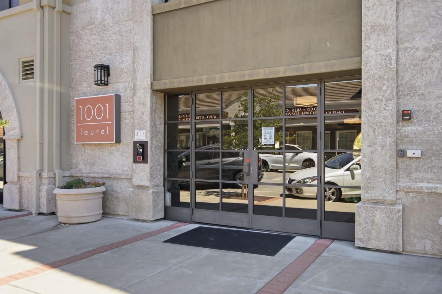 1001 Laurel Street — photo