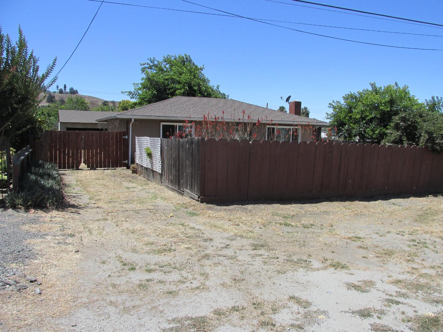 3020 Airline Highway — photo