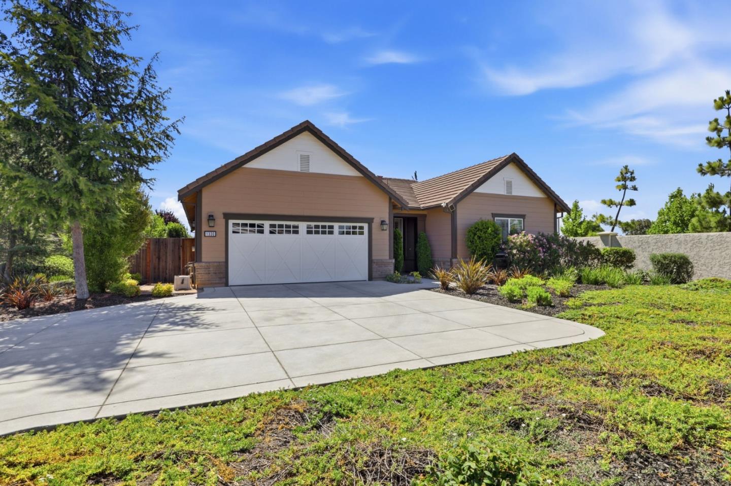 1330 Golden Eagle Drive — photo