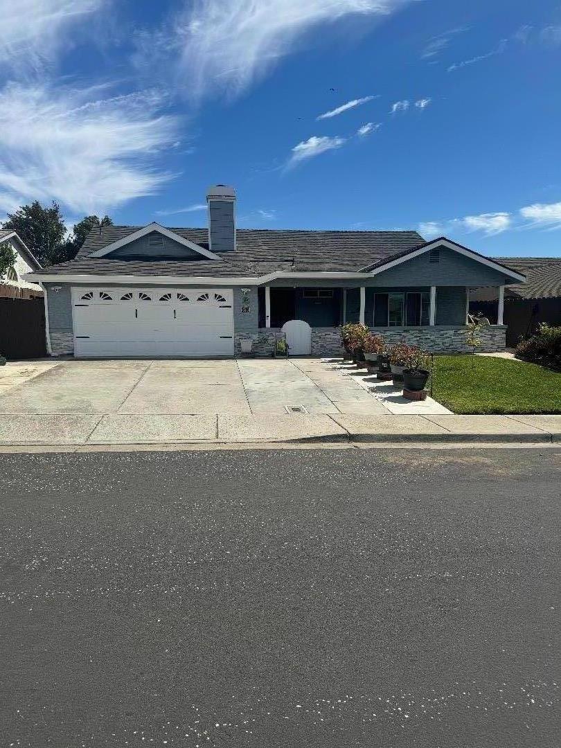 546 Cuesta Court — photo
